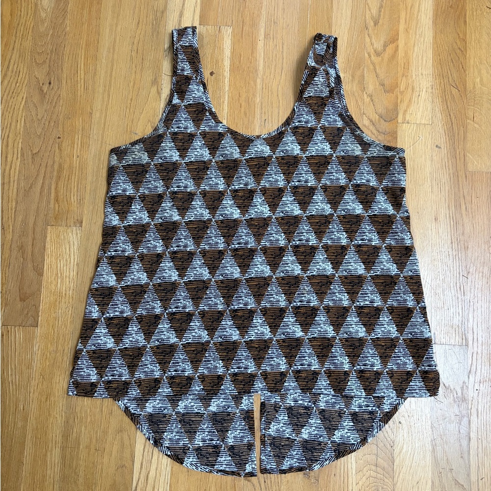 Lush Geometric Triangle Tank - Size L